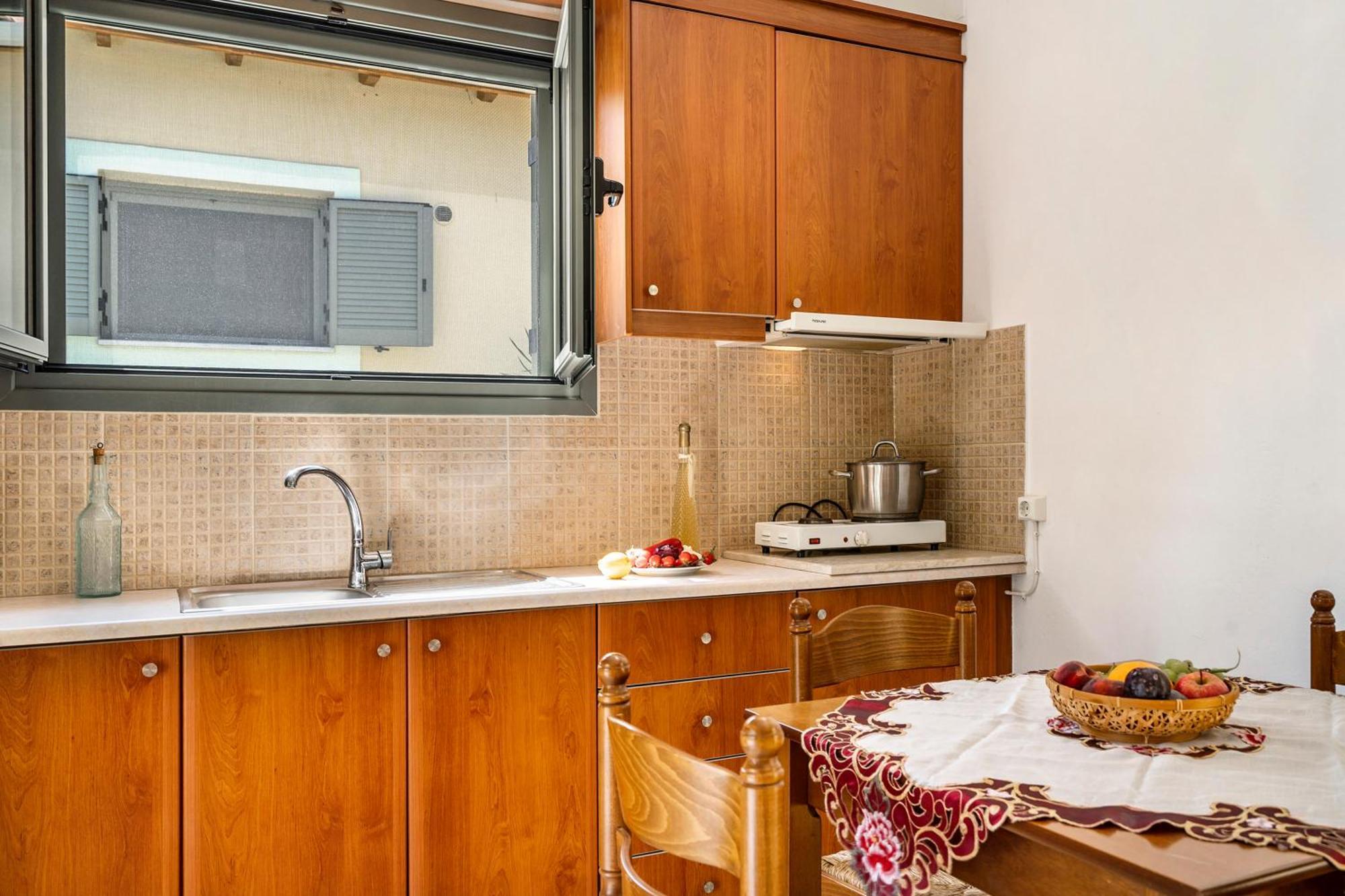 Alkionides Apartment 2 Áyios Nikítas Esterno foto